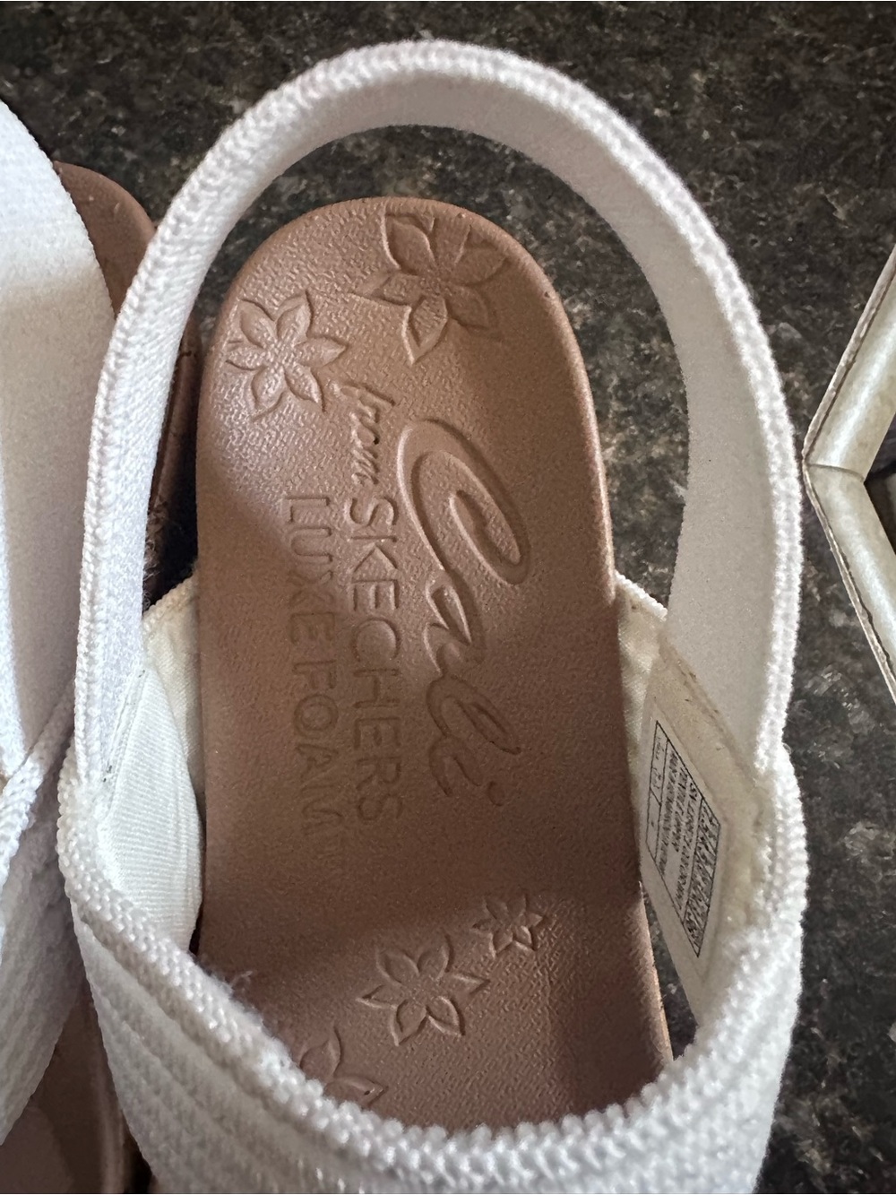 Sketchers Cali Luxe Foam Wedge Sandals - Picture 8 of 9
